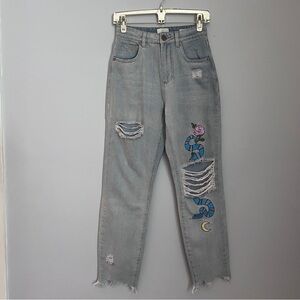 Cotton On Light Wash Straight Leg Relaxed High 90s Jeans Sz 4 Snake Embroidered